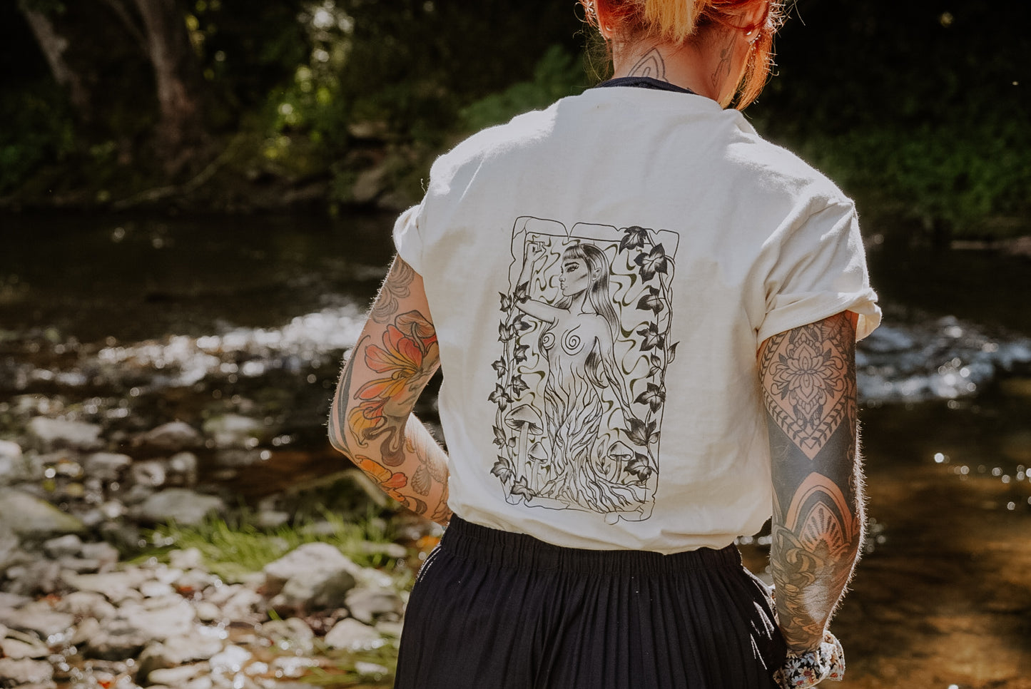 Rooted in Nature „Nature Feminism“ Unisex T-Shirt