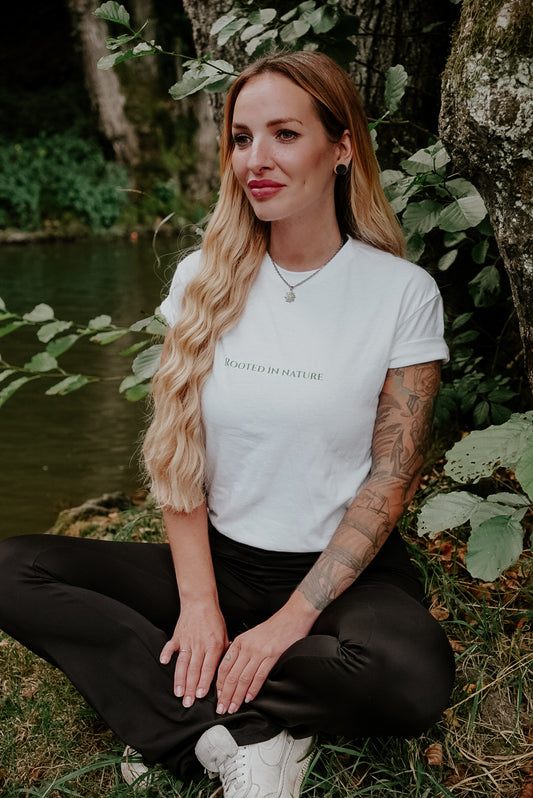 Rooted in Nature „Nature Feminism“ Pastell Unisex T-Shirt